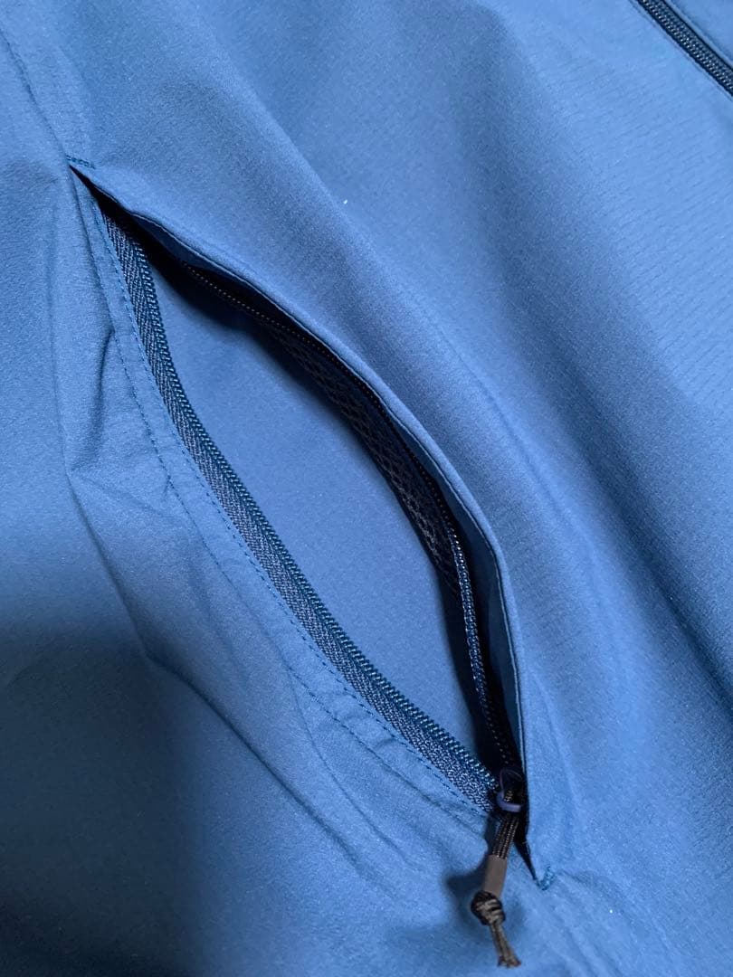 あっちゃん 　ESエニータイムウィンドフーディ