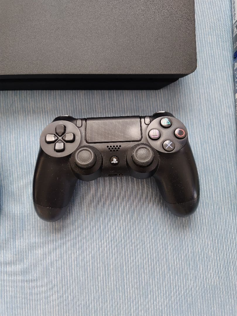 PS4と人気ソフト含むセット！