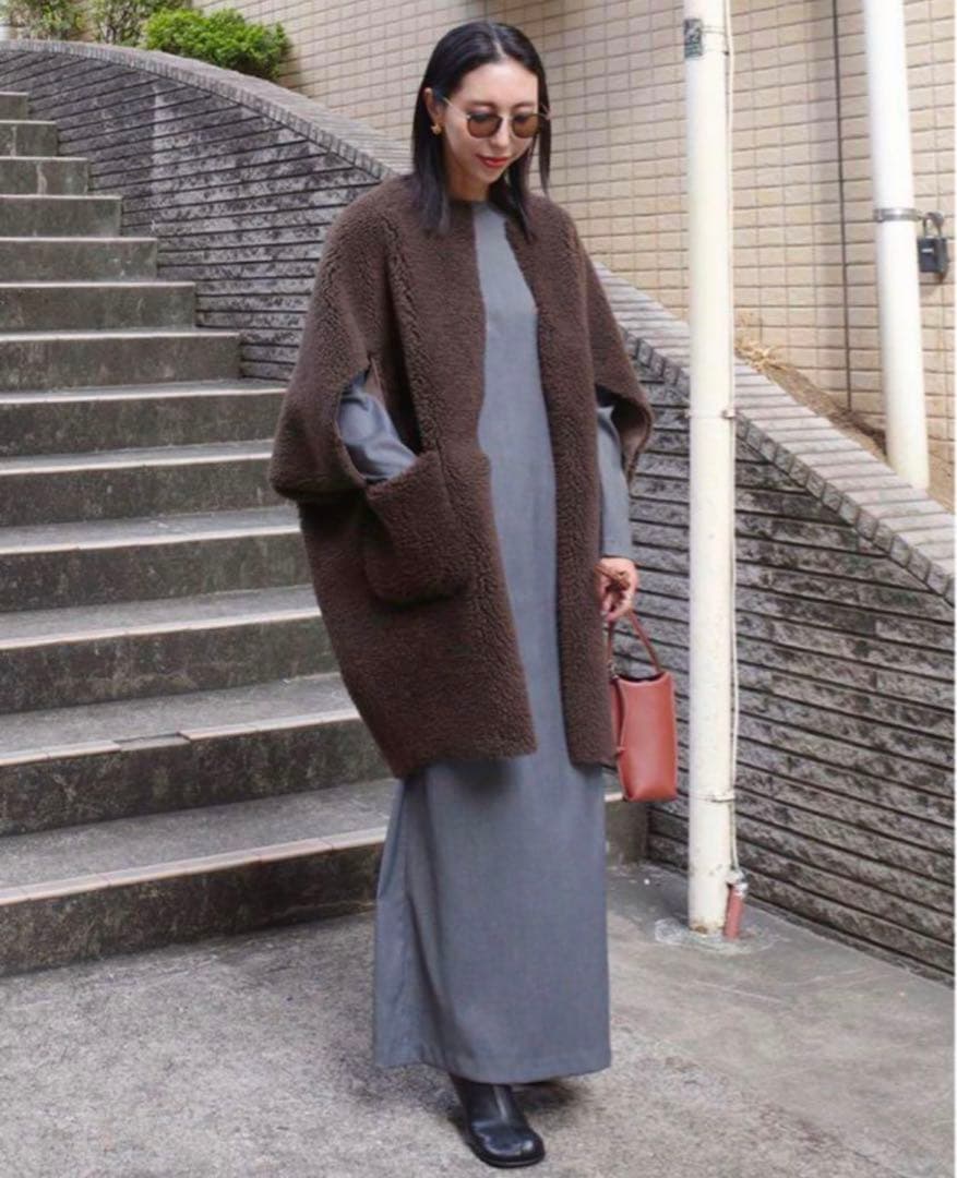 AKTE アクテ　リバーシブル　ボア　ケープ　コート