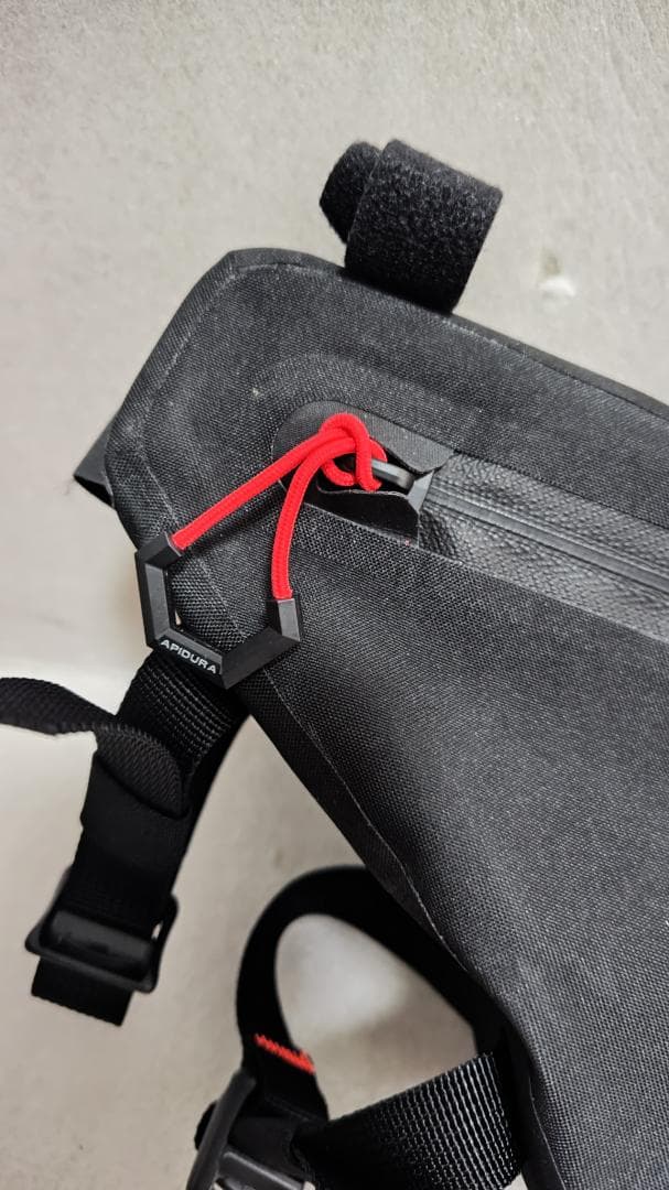 【ネサゲ】アピデュラ x キャニオン　フレームバッグ 黒