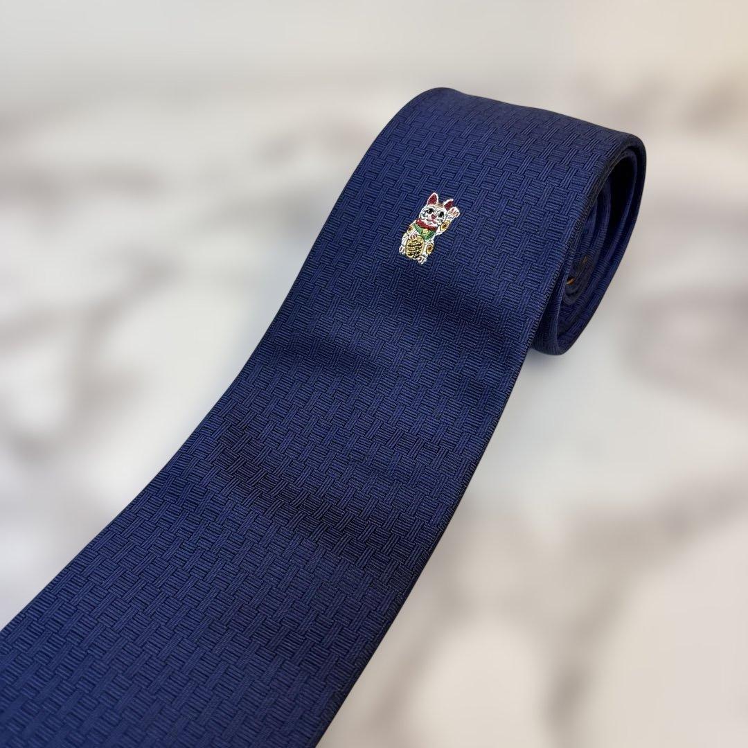 【日本限定品✨】HERMES ネクタイ　ブルー　青　ファソネ　招き猫　刺繍