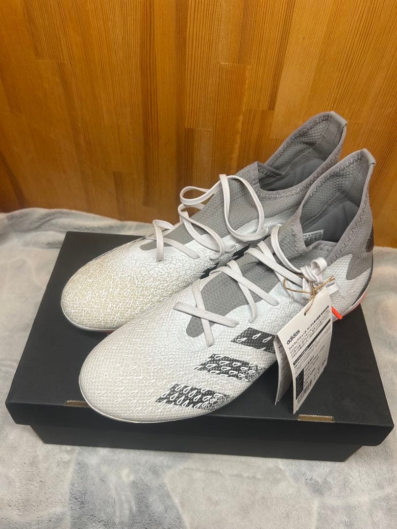新品・未使用adidas 『PREDATOR FREAK.3 』サッカースパイク