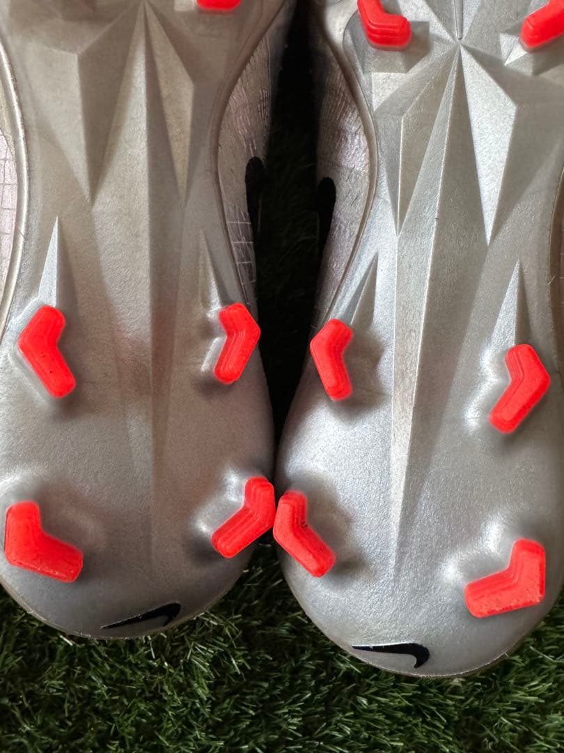 サッカースパイク　ナイキ　NIKE ファントム　ヴェノム　ベノム　FG 27