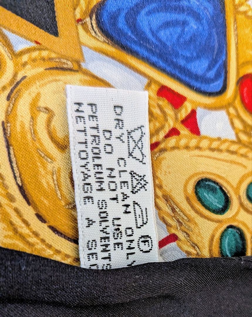 CHANEL　大判シルクスカーフ　ココマーク　ジュエリー柄　宝石柄　黒　ブラック