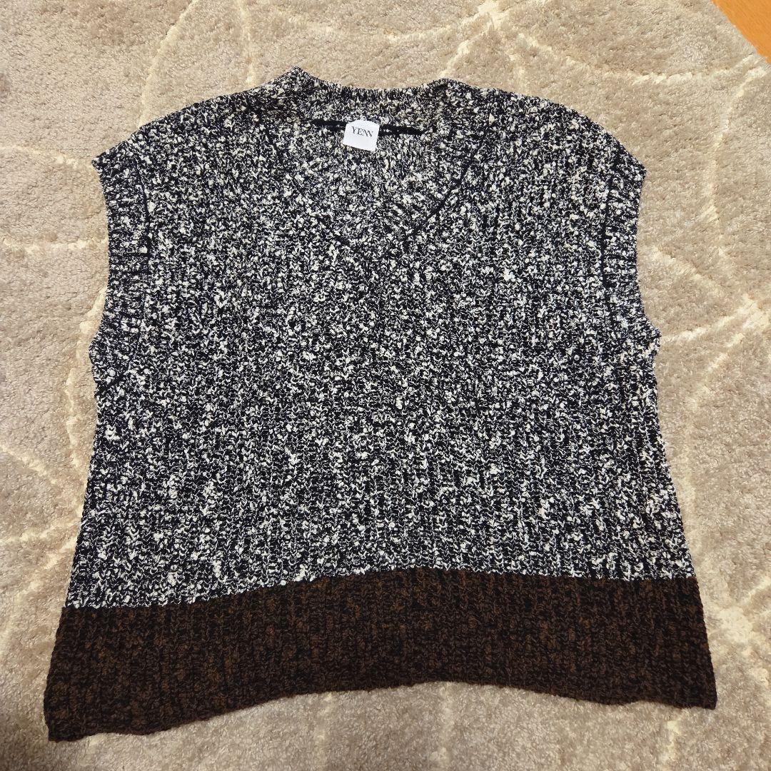 YENN　バイカラーニットベスト