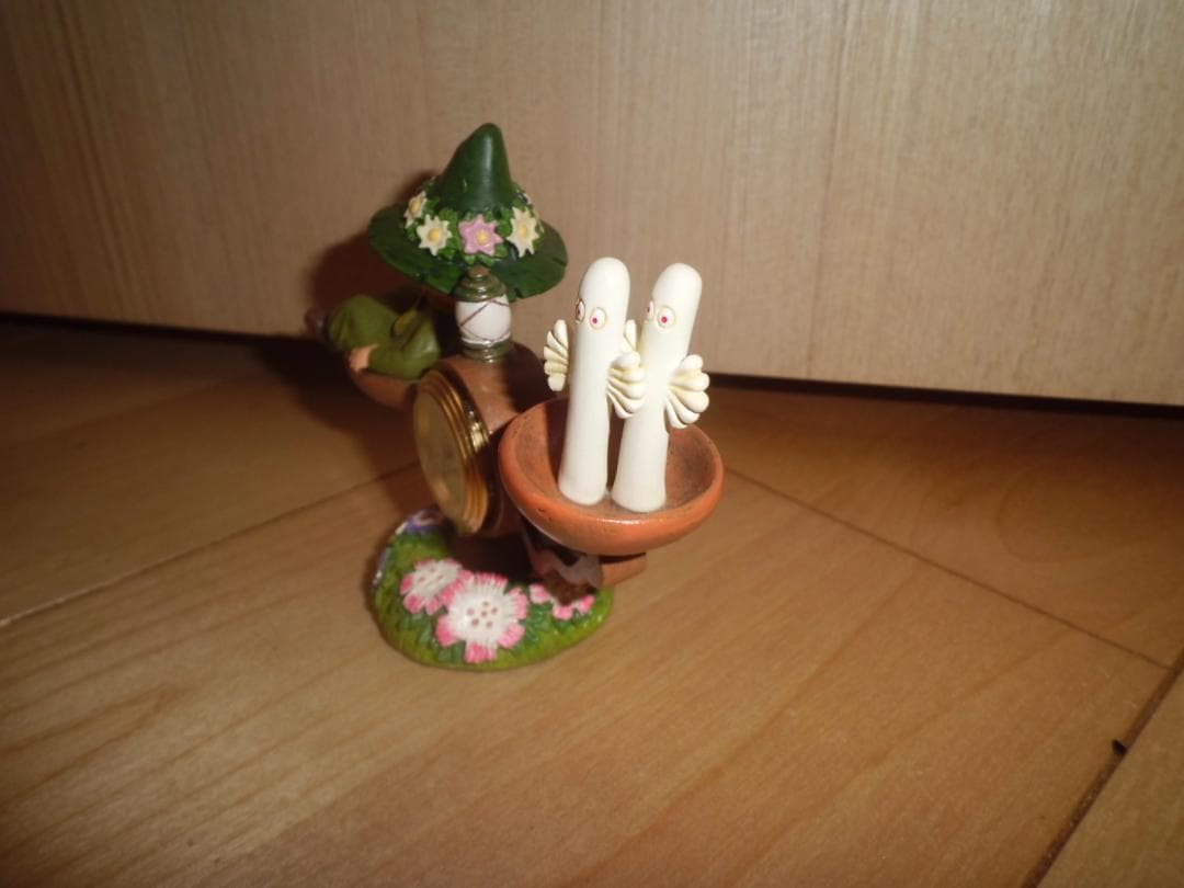 ムーミン谷 スナフキンとニョロニョロ　置時計　置き時計