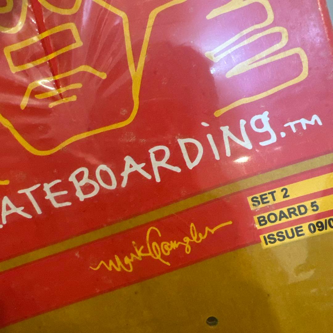 【未使用】送料込みKROOKED GONZALES スケートボードデッキ