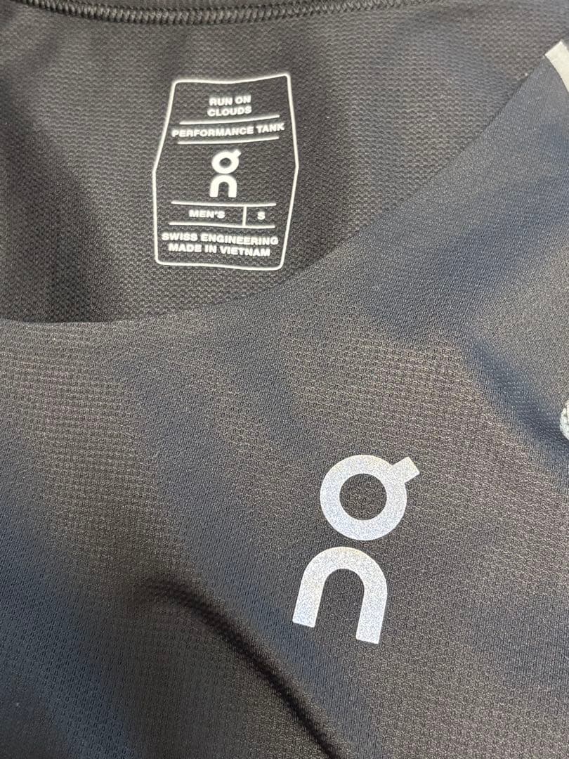 ウォーキング・ランニングウェア ON performance tank S