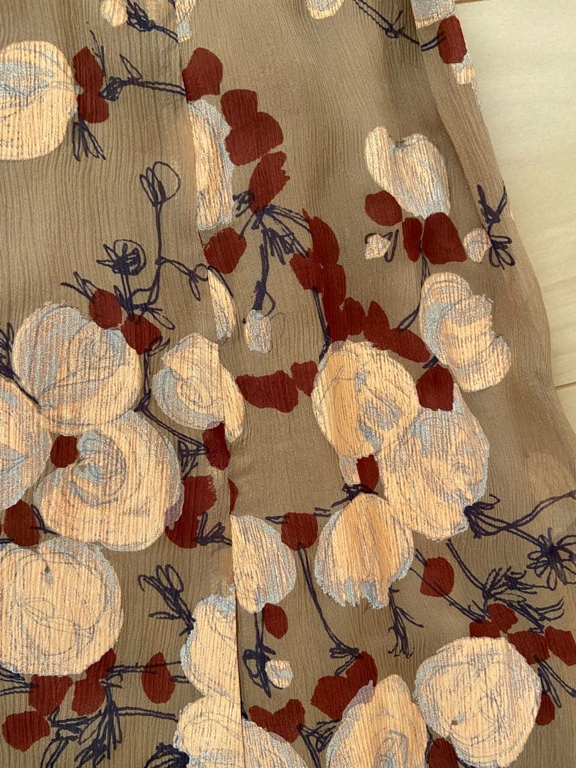 ペイントフラワープリントノースリーブ ワンピース　シルク ピンク系