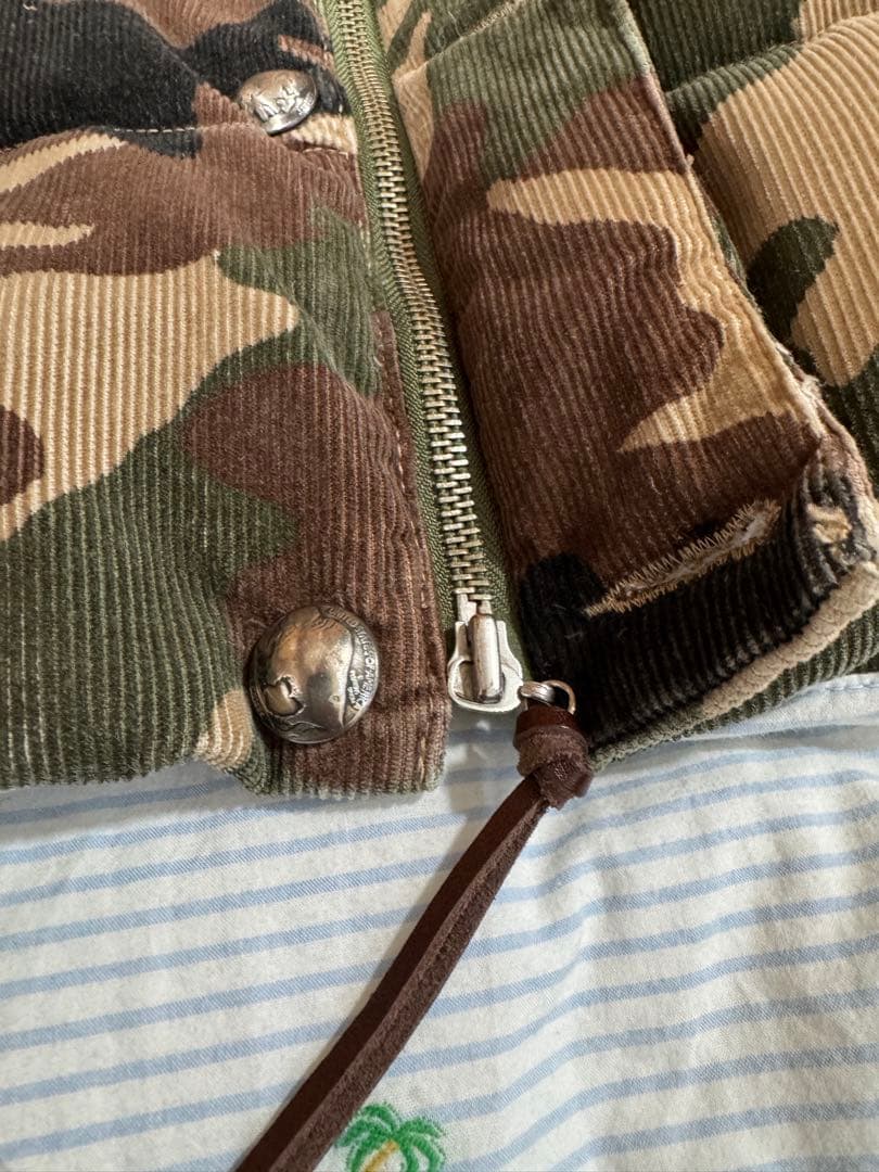 REMI RELIEF + BEAMS+ 迷彩柄　コーデュロイダウンベスト