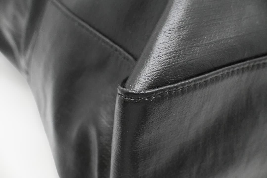 Bottega veneta　ボッテガヴェネタ　レザー　トートバッグ　ブラック