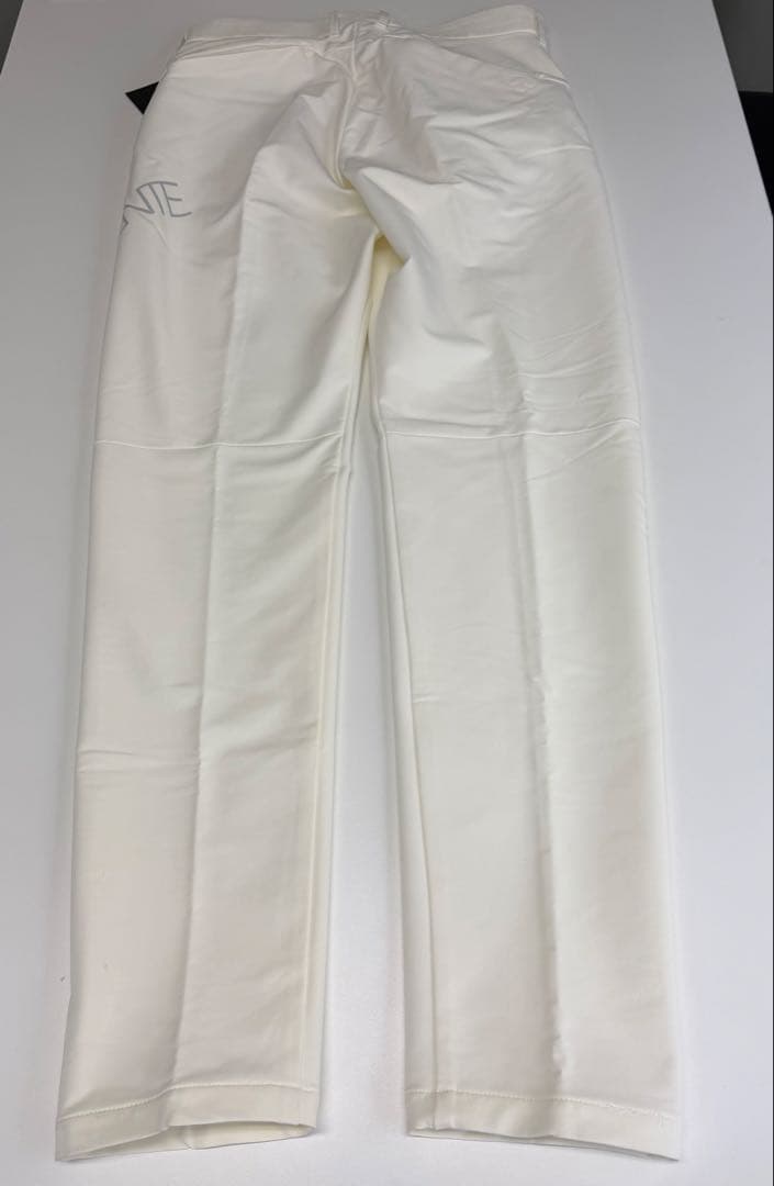 DESCENTE GOLFホワイトパンツ