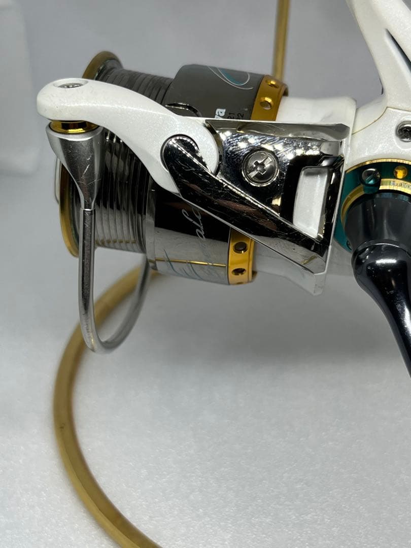 ダイワDAIWA スピニングリール 09エメラルダス 2506