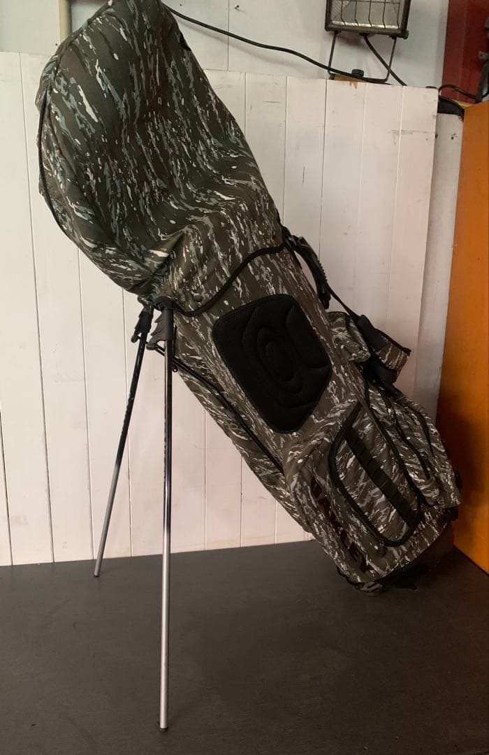 OAKLEY キャディバッグ スタンド型 迷彩柄（中古品）