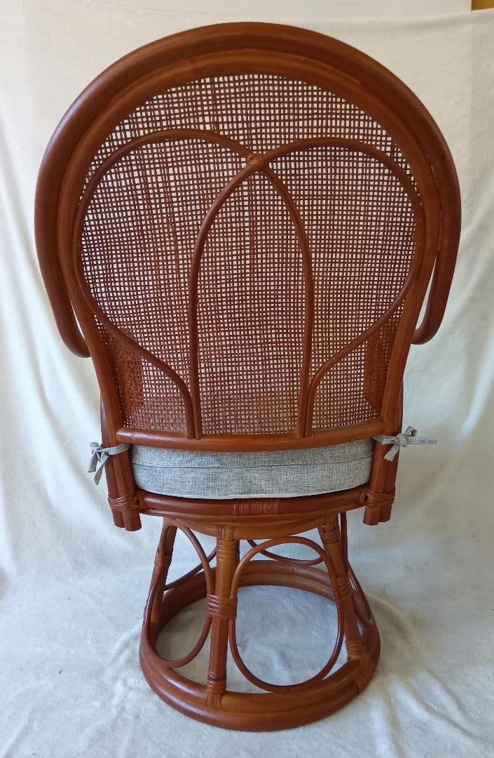 ラタンアームチェア　籐ハイバック回転座椅子　リビング椅子　籐回転椅子