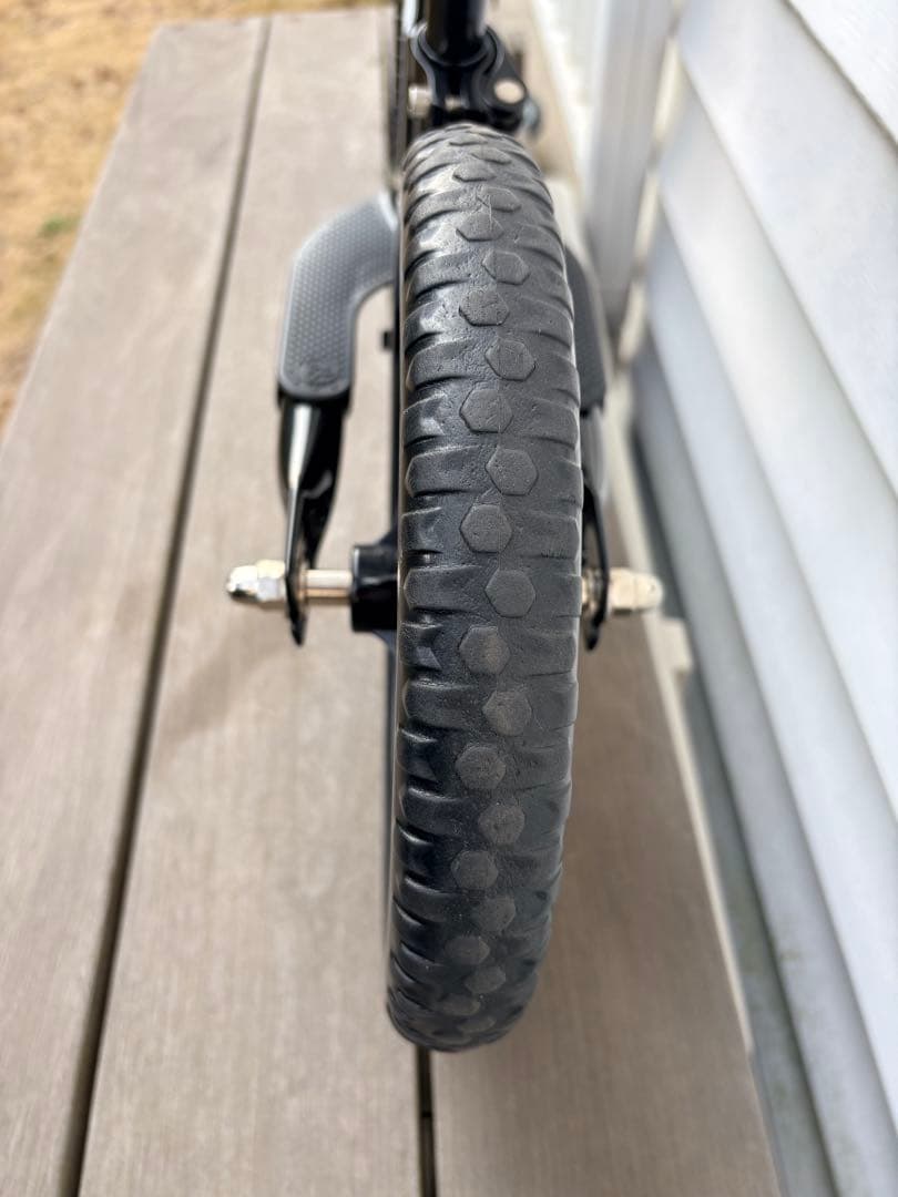 【美品】ストライダー スポーツモデル 12インチ ブラック 日本正規品 使用数回