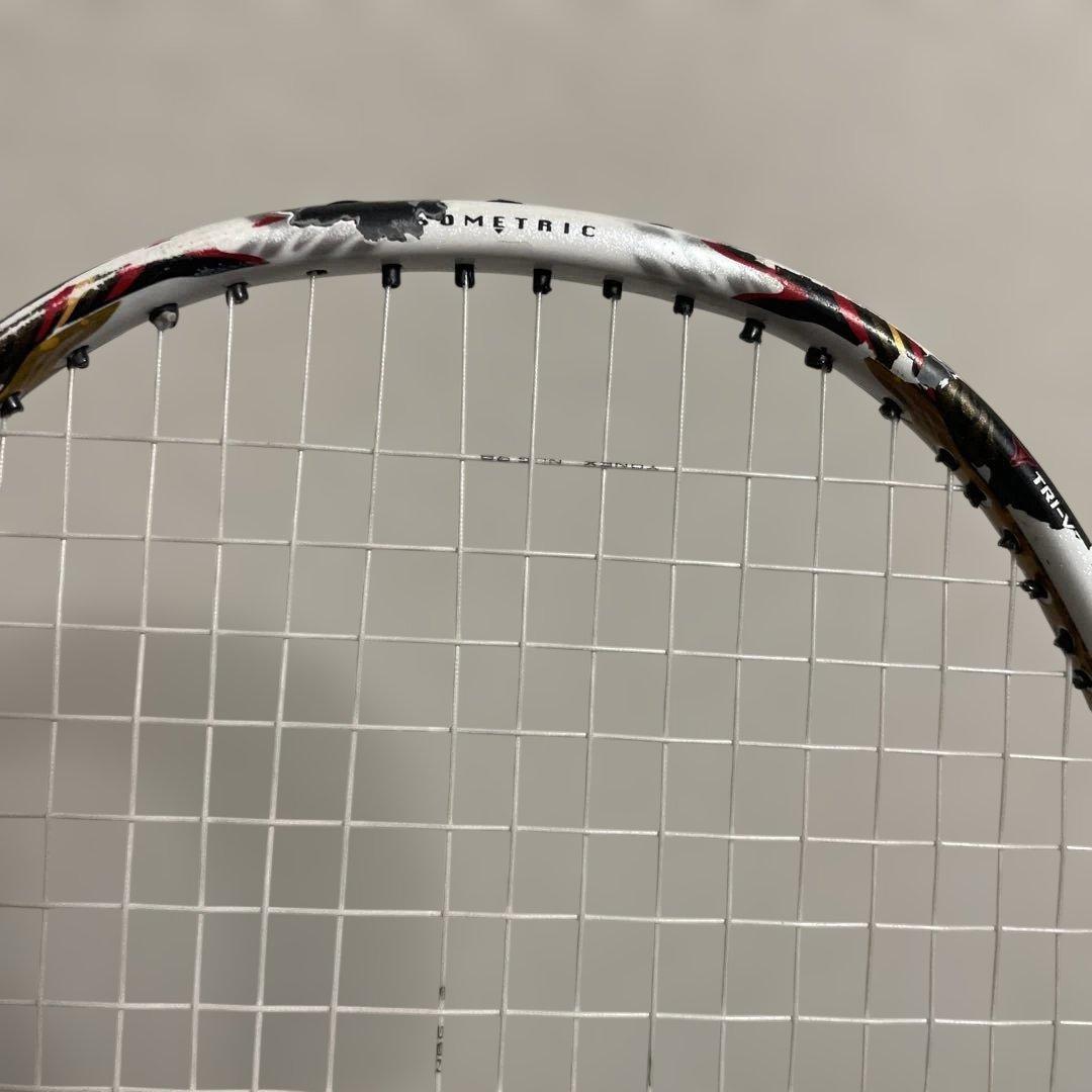※ISOMETRIC バドミントンラケット