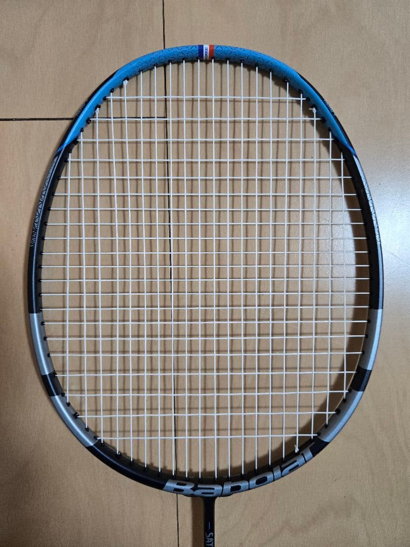 バドミントンラケット バボラ　サテライト　エッセンシャル