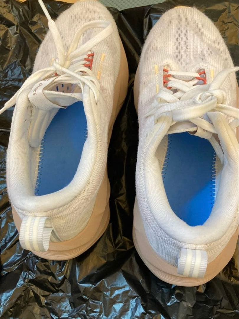 アシックス　ノヴァブラスト5 レディースワイド23.5センチ