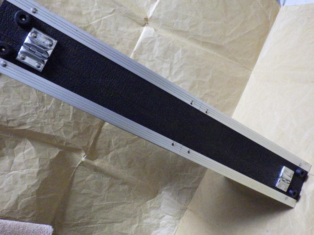 大型アルミフレーム★包丁ナイフケース★鍵有り付属★▲包丁の付属無し▲