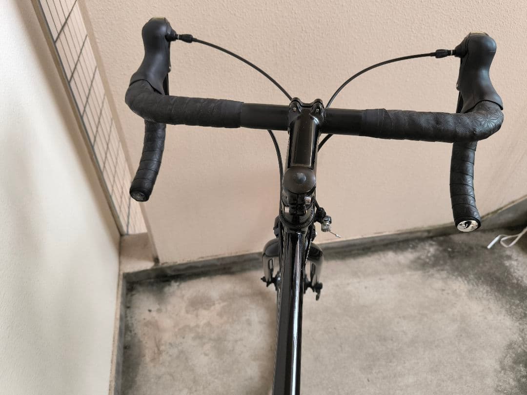 アートサイクルスタジオ　ロードバイク　タイヤ、ブレーキ　ハンドル等新品