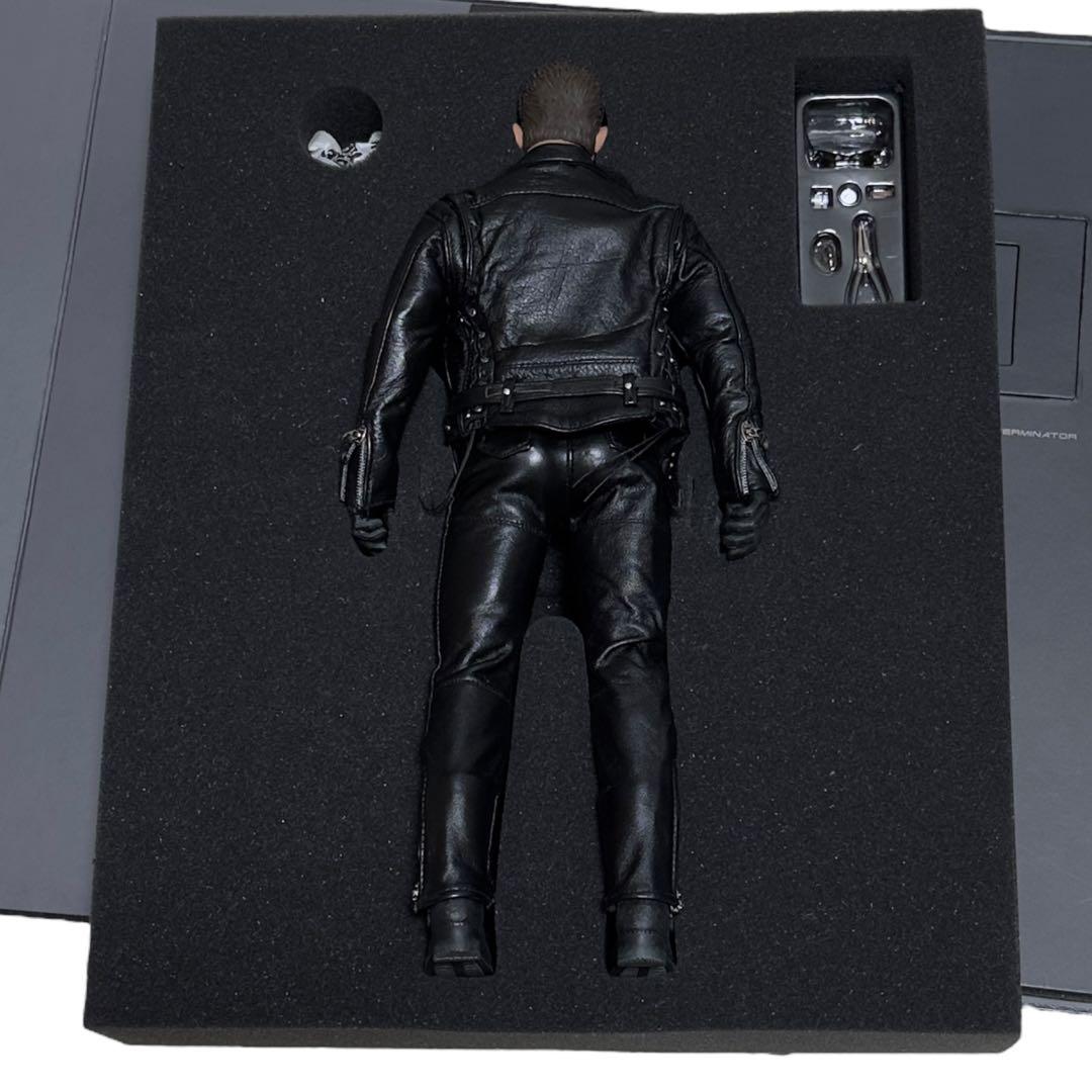 【うり専用】Hot Toys T2 T-800 DX10 ムービーマスターピース