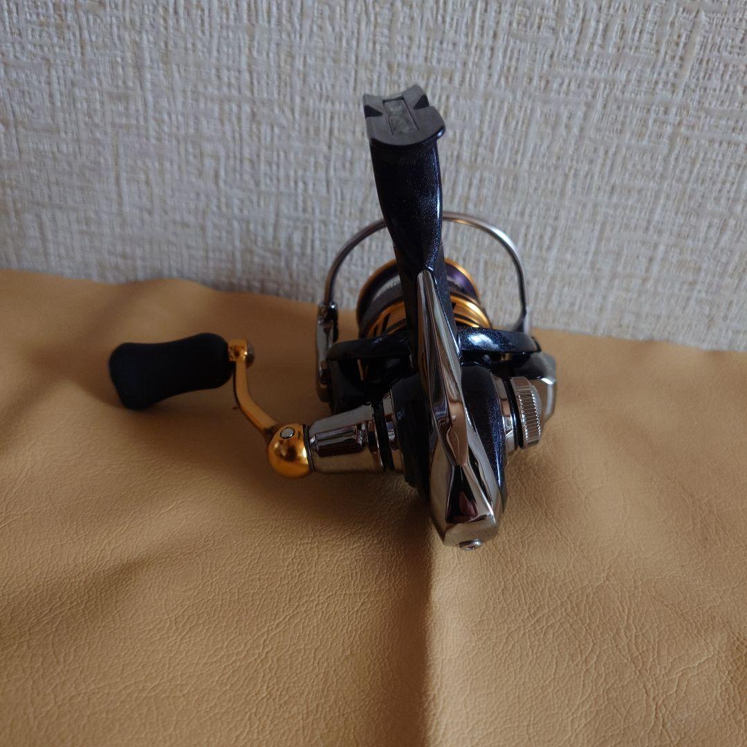 【ダイワ】18レガリス　L2000S【リールスタンド付】