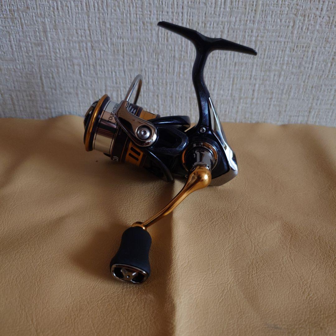 【ダイワ】18レガリス　L2000S【リールスタンド付】