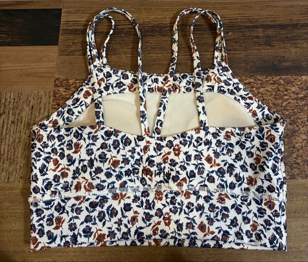 極美　emmi yoga エミヨガ　ヨガウェア　大人上品フラワーM