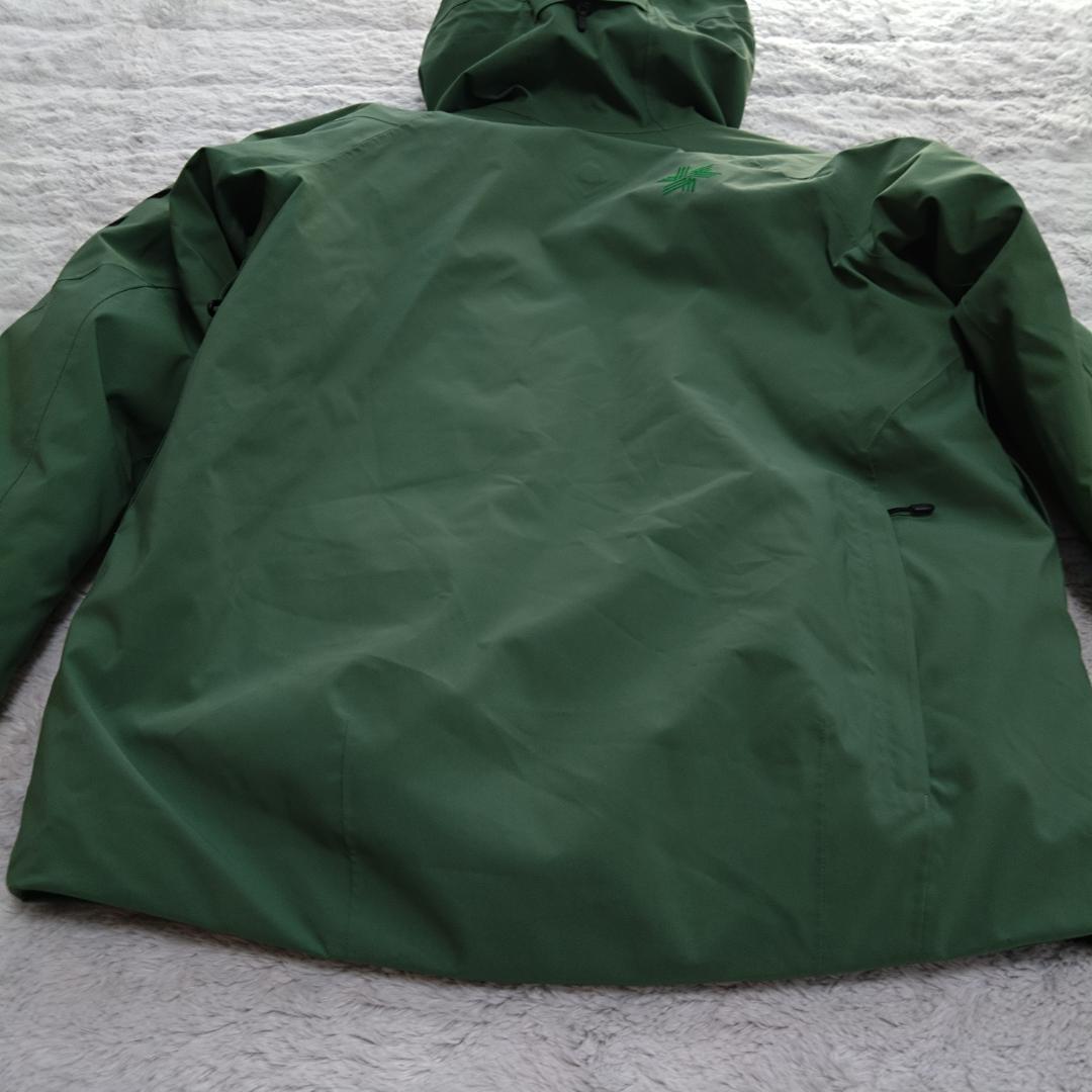 美品GOLDWIN スキーウェア 機能的 ポケット充実 裏地微起毛　グリーン