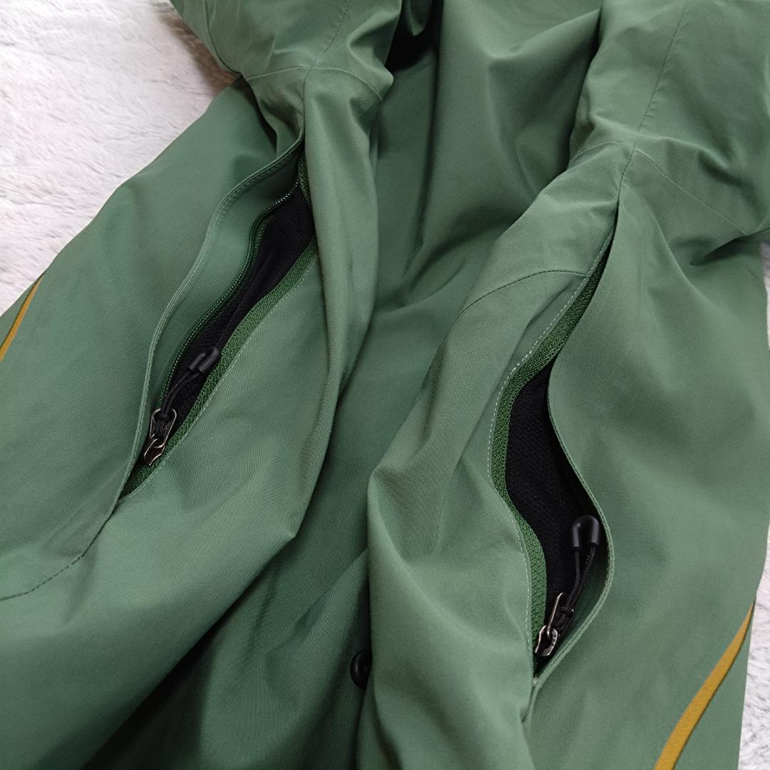 美品GOLDWIN スキーウェア 機能的 ポケット充実 裏地微起毛　グリーン