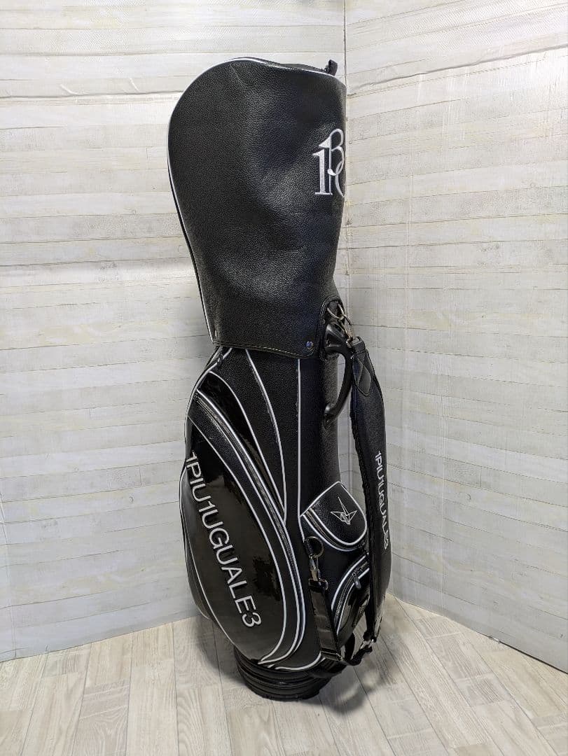 1PIU1UGUALE3　キャディバッグ ブラック/ホワイト