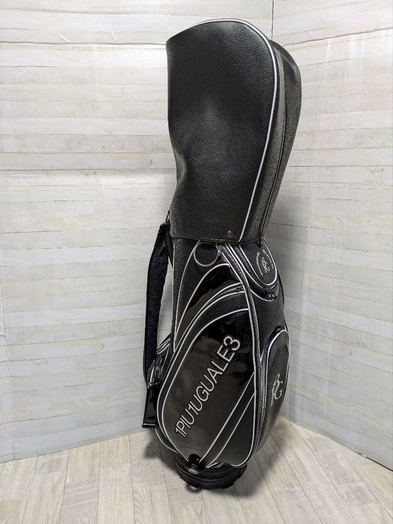 1PIU1UGUALE3　キャディバッグ ブラック/ホワイト