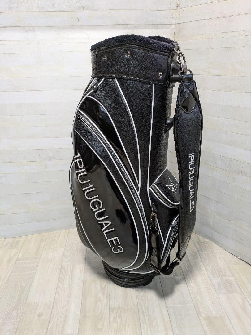 1PIU1UGUALE3　キャディバッグ ブラック/ホワイト