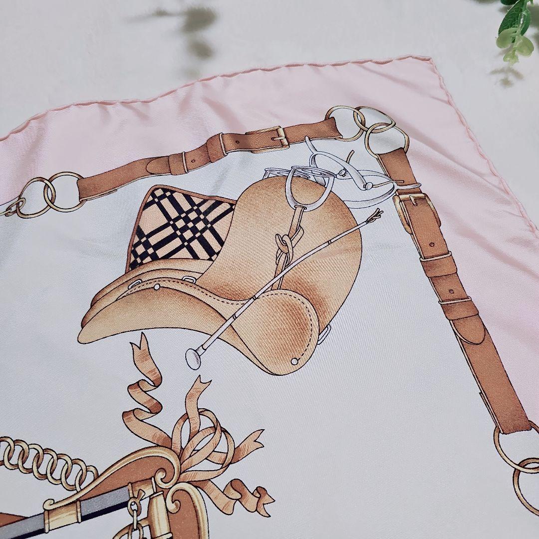 美品✨CELINE　セリーヌ　大判シルクスカーフ　ホース馬具柄　ピンク×ホワイト