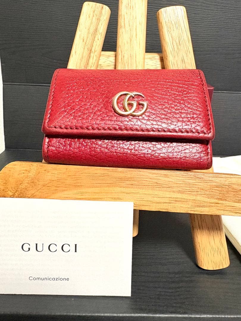 ホ*テ様 情熱的なレッド(正規品)GUCCI のエレガントなG Gマーモント6連