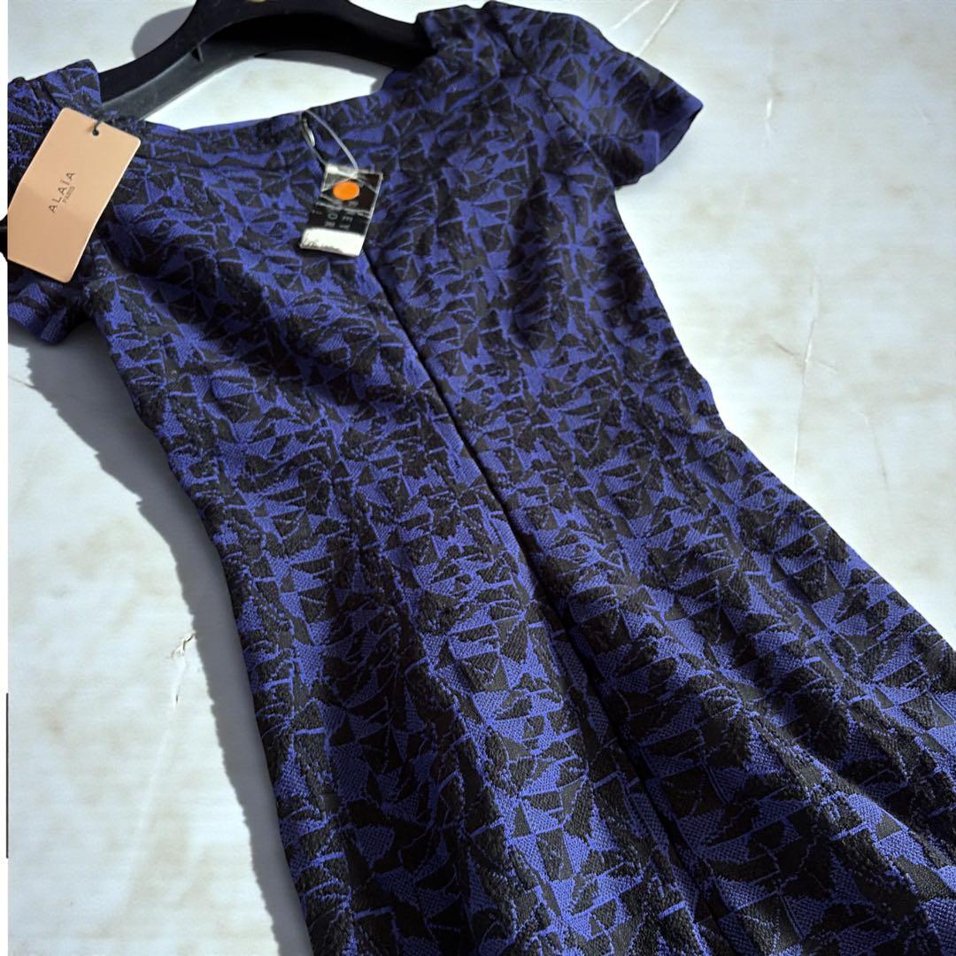 新品タグ付 定価33万 ALAÏA アライア フロントジップ ワンピース 36