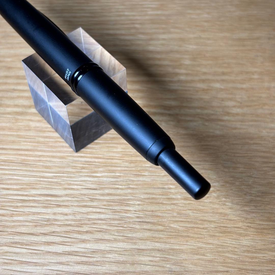 パイロット キャップレス万年筆 ブラック M