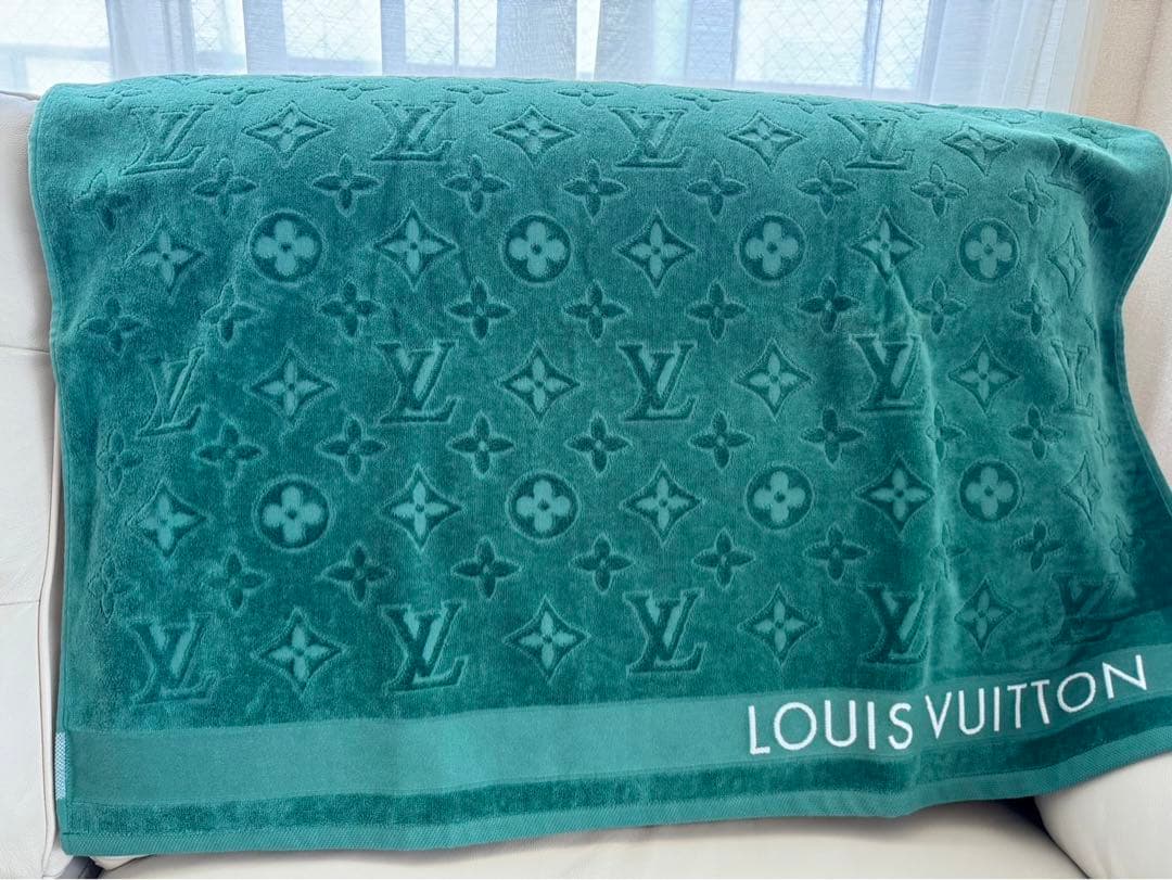 LOUIS VUITTON ビーチタオル モノグラム　グリーン　※最終値下げ