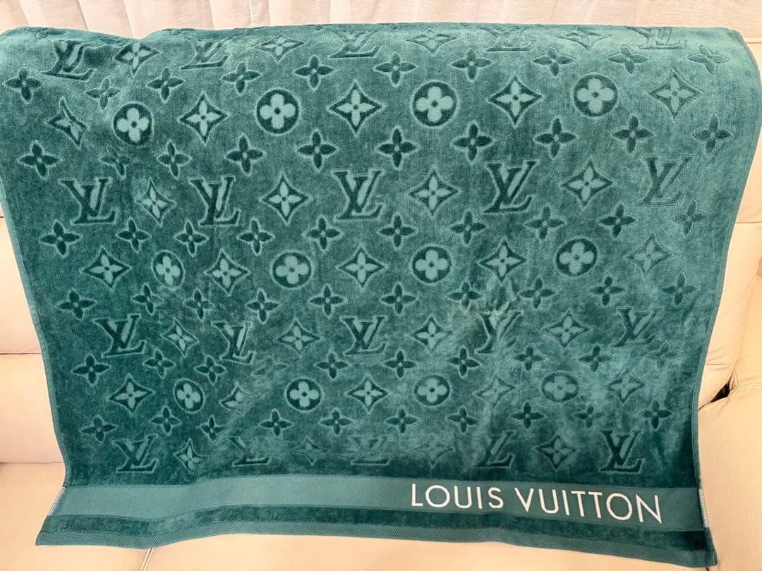 LOUIS VUITTON ビーチタオル モノグラム　グリーン　※最終値下げ
