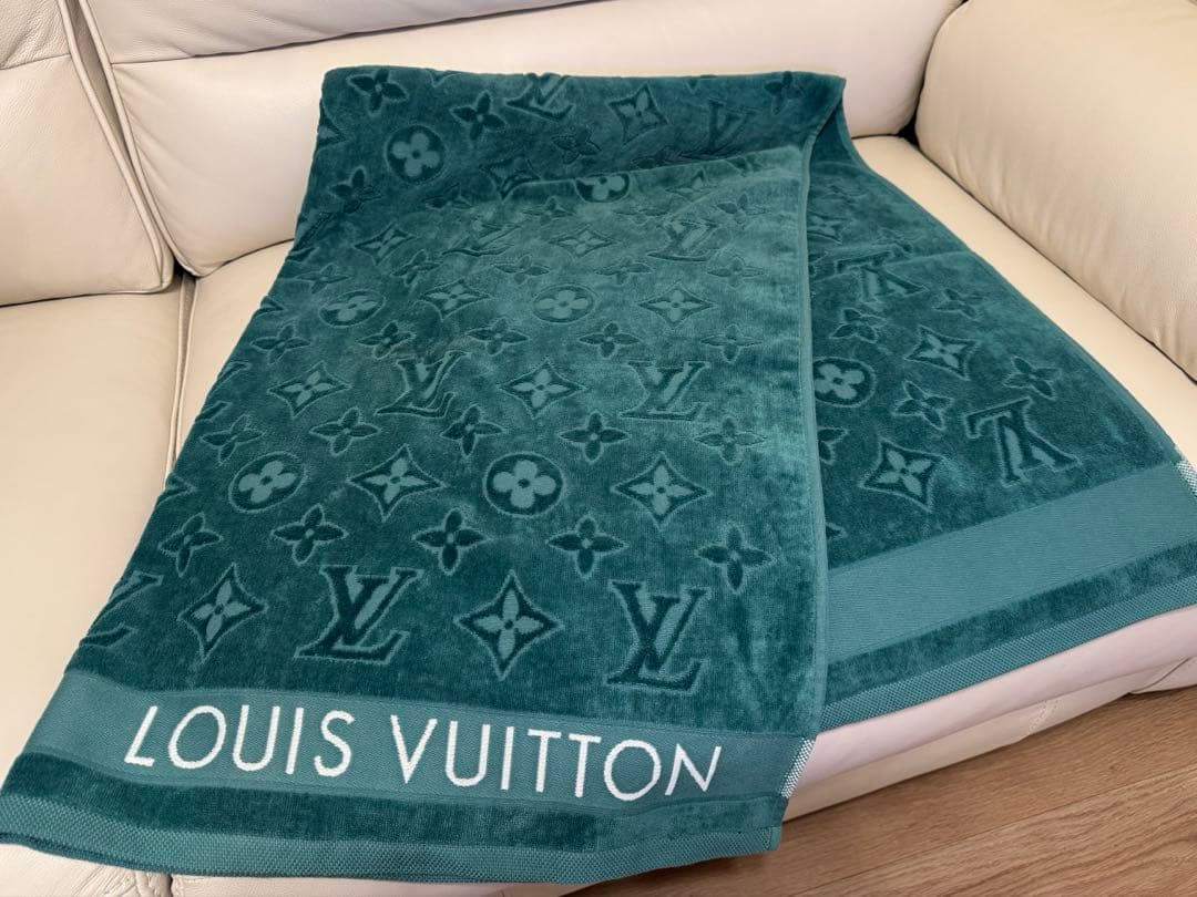 LOUIS VUITTON ビーチタオル モノグラム　グリーン　※最終値下げ