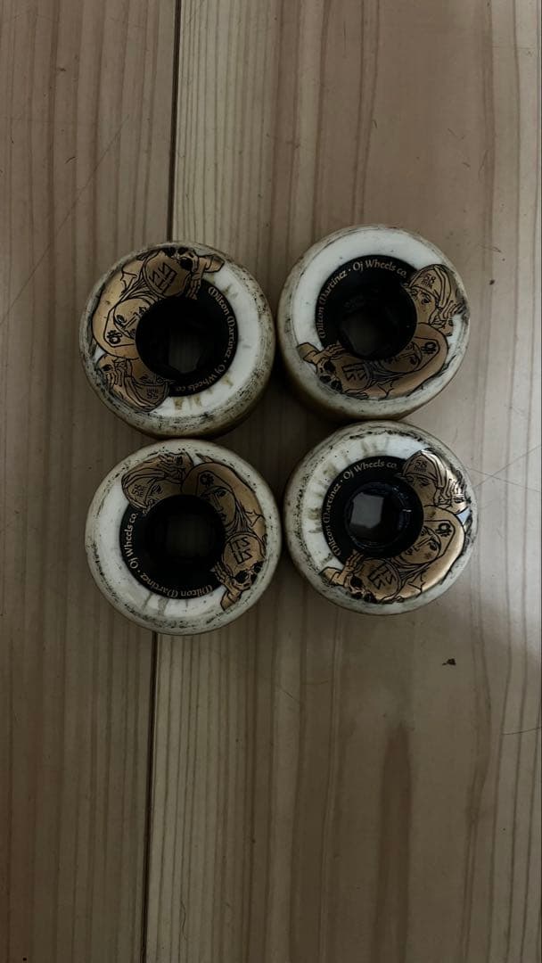 スケボーデッキ、ウィール 、トラックセット(バラ売り不可)