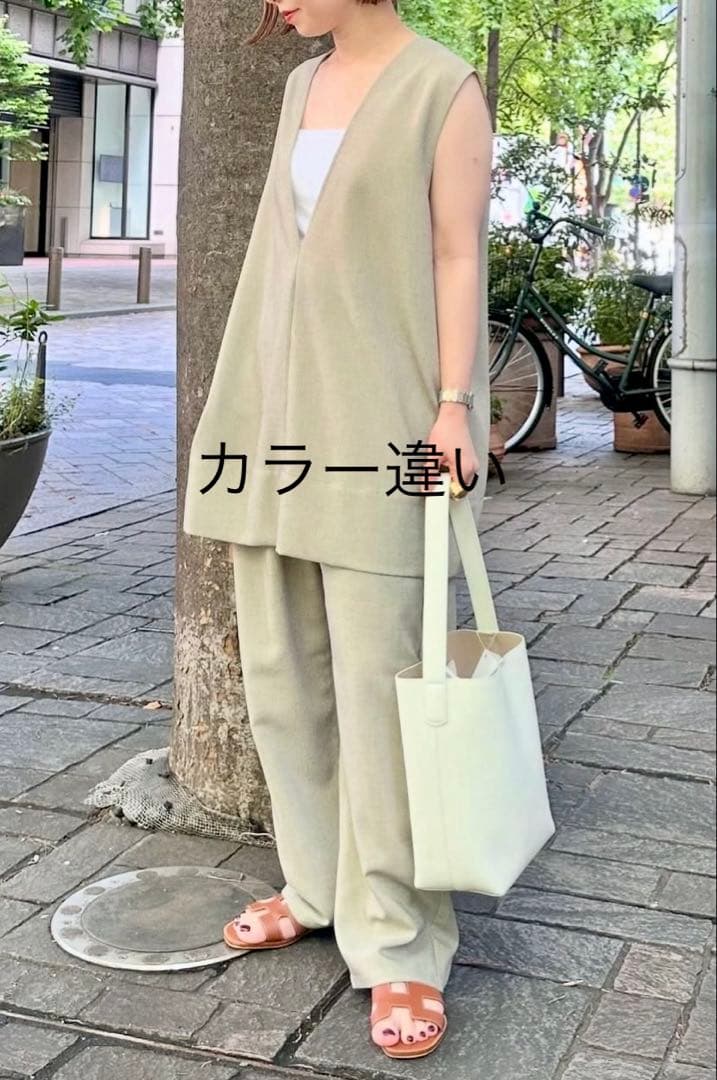 conte 黒 Vネック ノースリーブ ベスト