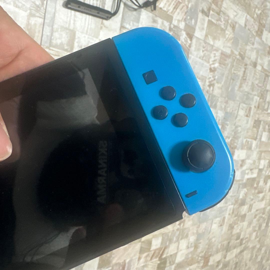 d*7様 Nintendo Switch 本体 青/赤 Joy-Con付き