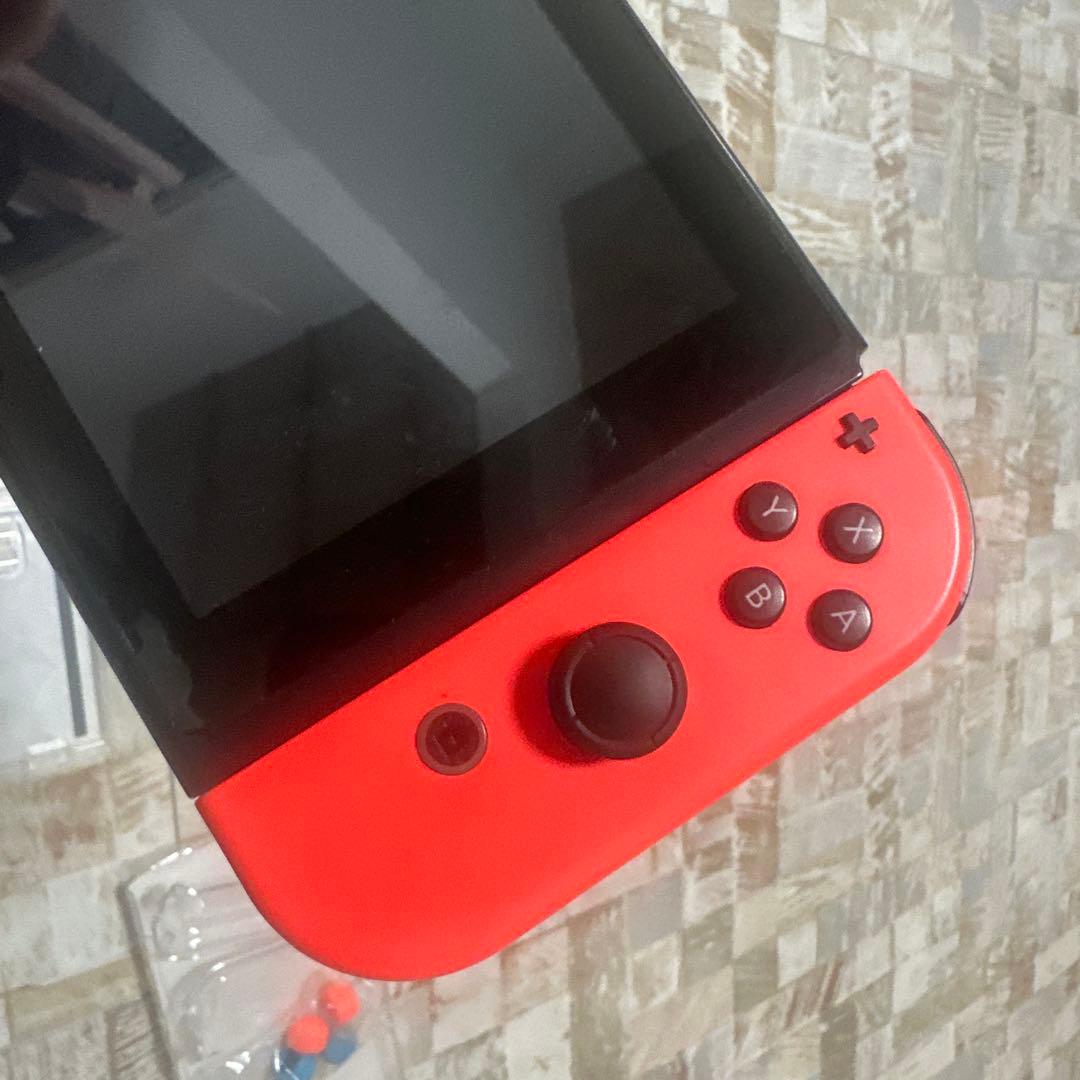 d*7様 Nintendo Switch 本体 青/赤 Joy-Con付き