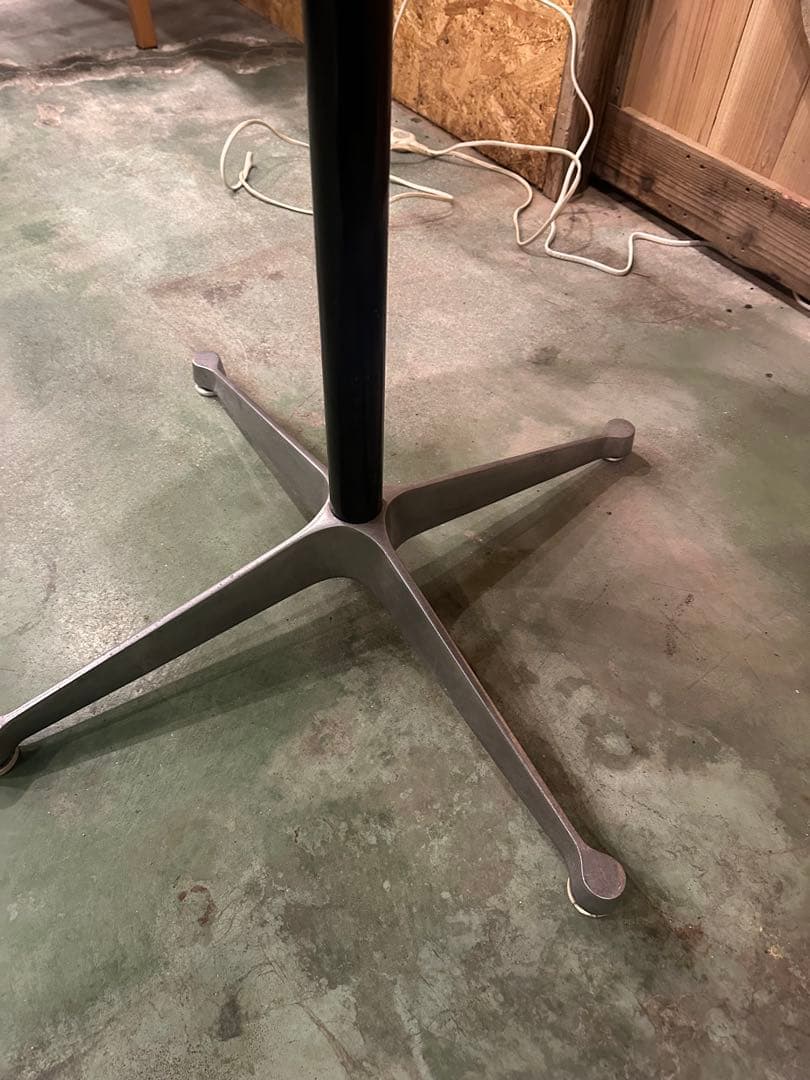 herman miller ハーマンミラー　テーブル　イームズ