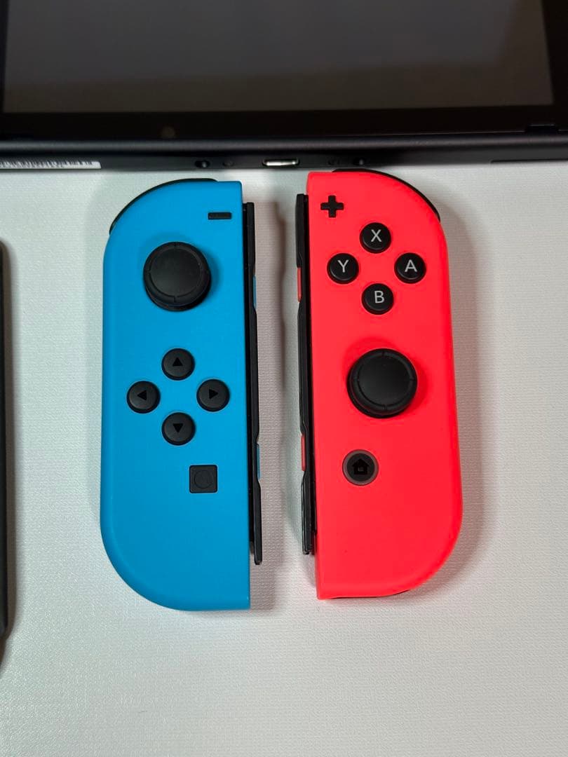 【美品】Nintendo Switch青／赤