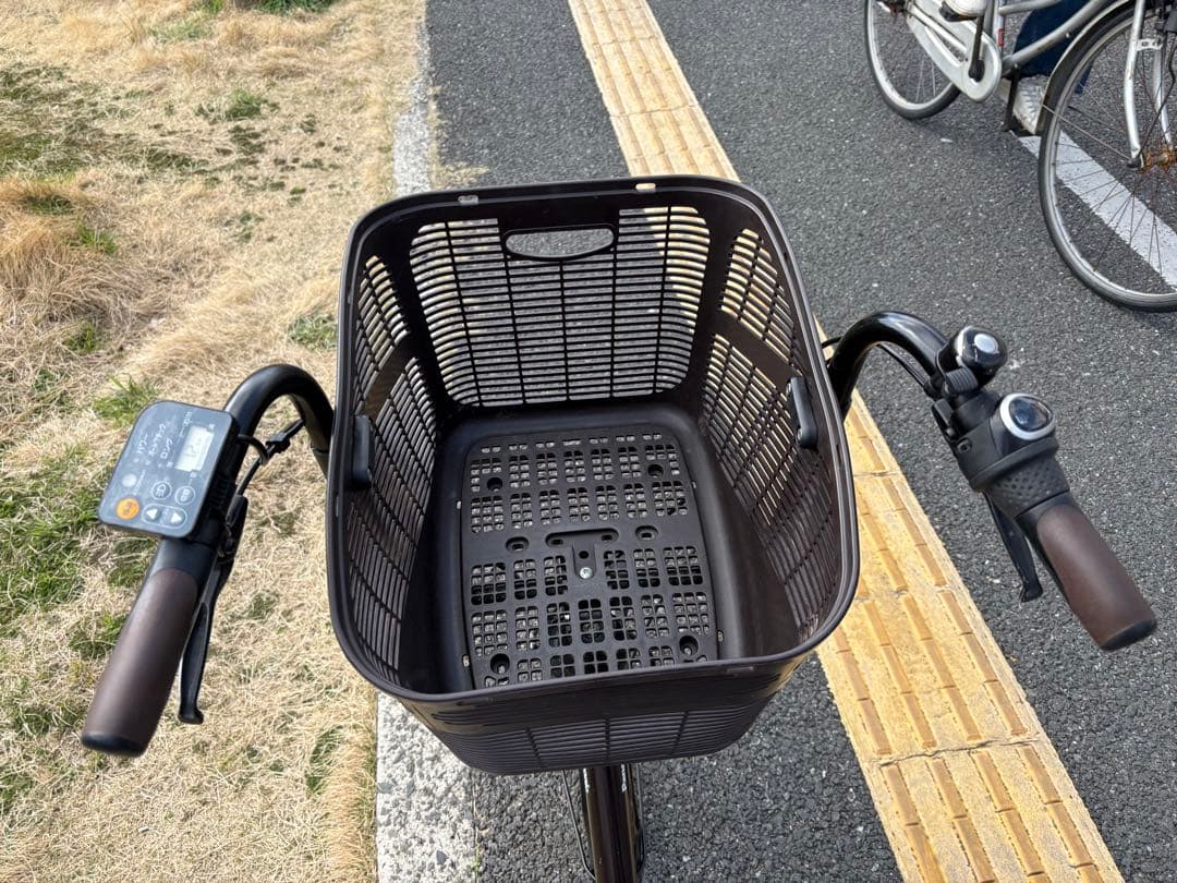 中古20㌅Panasonic電動アシスト自転車　8.9Ah3点灯　大阪　099