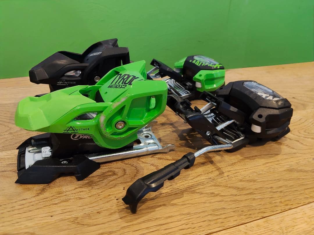 Tyrolia Attack2 13 GW ビンディング 黒/緑