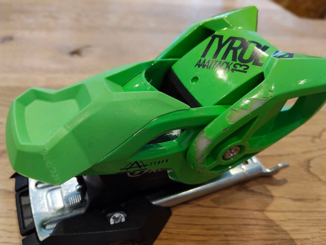 Tyrolia Attack2 13 GW ビンディング 黒/緑